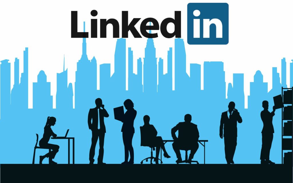 Linkedin profili oluşturma rehberi: Profil resmi seçimi, başlık oluşturma, beceri ve deneyim bölümleri, eğitim ve sertifikalar, proje anlatımı, dil yetenekleri ve içerik paylaşımı.