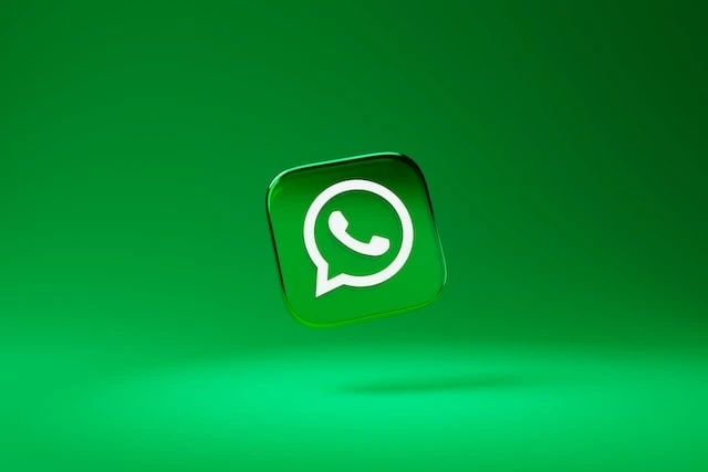 WordPress web sitenize bir WhatsApp eklentisi kurarak, ziyaretçilerinizin doğrudan sizden bilgi almalarını ve ürün veya hizmetleriniz hakkında sorular sormalarını sağlayabilirsiniz.