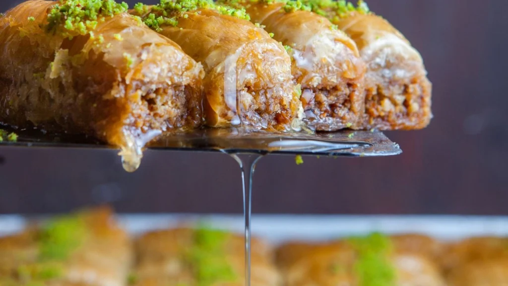 Evde kolay baklava tarifi ve yapımı için pratik tariflerimizle tanışın. Şimdi deneyin, lezzetli sonuçlar alın!