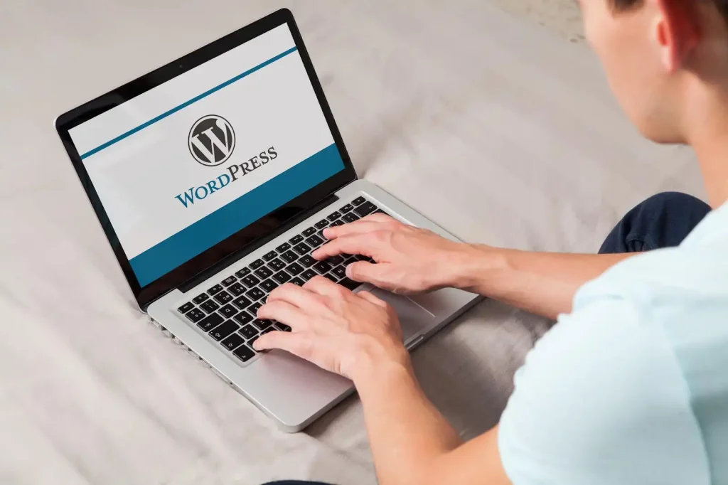 Adım adım WordPress site kurulumu rehberi. Profesyonel bir WordPress site oluşturmak için gerektiği gibi yapılandırılmış kılavuz. WordPress site kurulumu hakkında her şey.