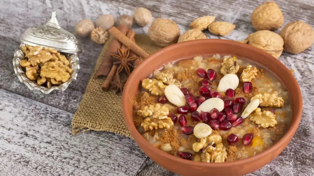 Aşure ayının önemi ve gelenekleri hakkında bilgi edinin. Aşure ayı, kültürel ve tarihi anlamlarıyla zengin bir dönemi ifade eder. Detaylar için tıklayın!