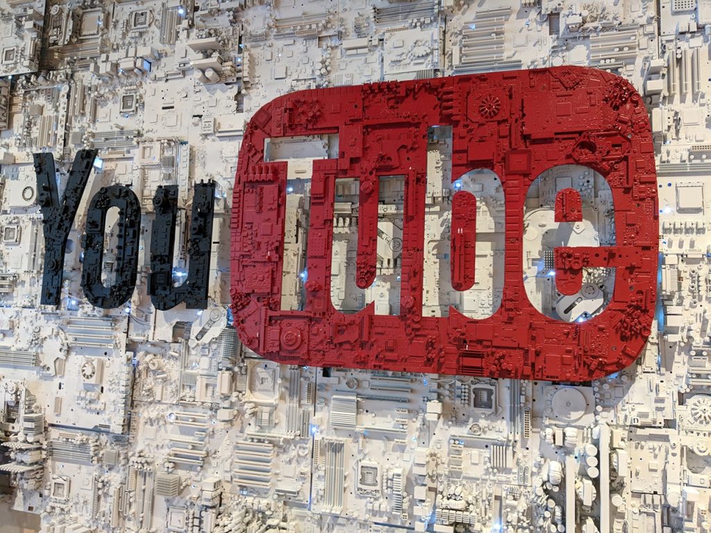 YouTube Kanalı Açmanın Püf Noktaları: Başlangıç Rehberi. YouTube kanalınızı nasıl başlatacağınızı ve başarılı olmanız için gereken temel adımları öğrenin.