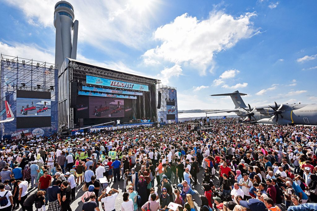 TEKNOFEST, Türkiye’nin teknolojik vizyonunu hem yerel hem de uluslararası düzeyde güçlendiren stratejik bir etkinliktir.